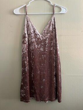 Tobi Crushed Velvet Slip Dress in Rose Taupe